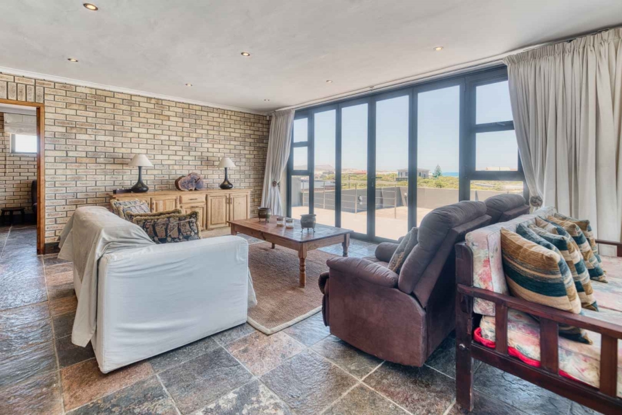 4 Bedroom Property for Sale in Pearly Beach Western Cape